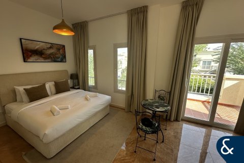 Villa en Springs 10, The Springs, Dubai, 3 dormitorios, 167 m², № 75045 - foto 3