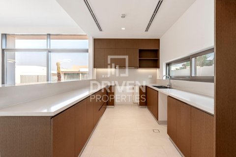 Villa in Al Furjan, Dubai 4 bedrooms, 586.68 sq.m. № 136627 - photo 13