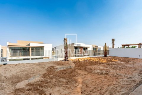 Villa in Al Furjan, Dubai 4 bedrooms, 586.68 sq.m. № 136627 - photo 25