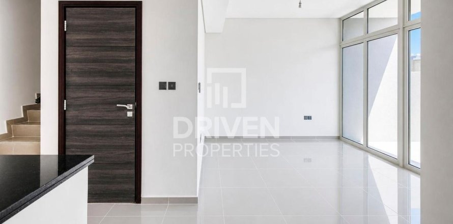 Maison de ville à Dubai, 3 chambres, 112.23 m², № 142915