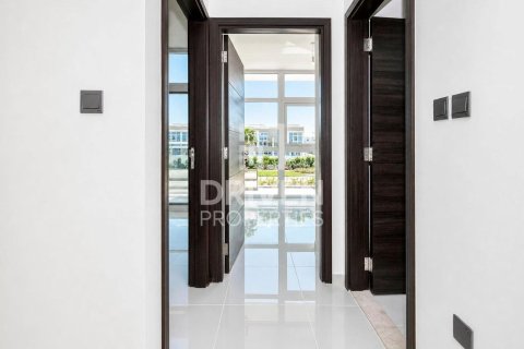 Maison de ville à Dubai, 3 chambres, 112.23 m², № 142915 - photo 8