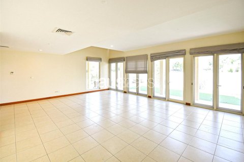 Снять в аренду виллу в Арабиан Ранчес, Дубай: 5 спален, 450м², № 44818 - фото 6