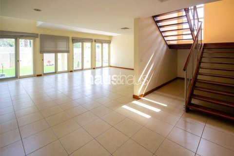 Снять в аренду виллу в Арабиан Ранчес, Дубай: 5 спален, 450м², № 44818 - фото 4