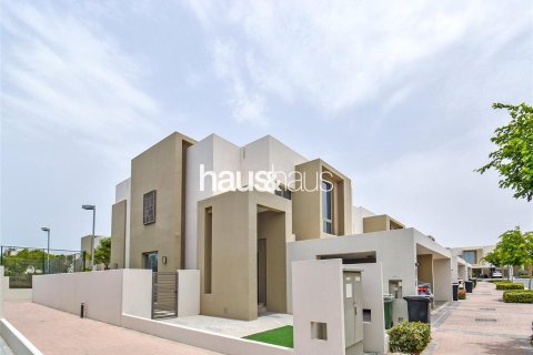 Вилла в Arabian Ranches 2, Дубай, 4 спальни, 242м², № 44816