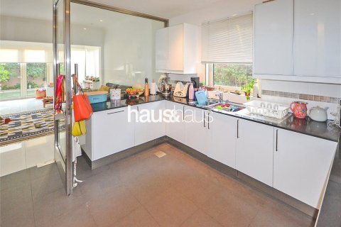 Снять в аренду виллу в Арабиан Ранчес, Дубай: 3 спальни, 299м², № 44820 - фото 3
