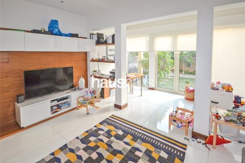 Снять в аренду виллу в Арабиан Ранчес, Дубай: 3 спальни, 299м², № 44820 - фото 4