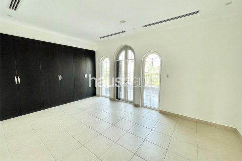 Villa in Legacy, Jumeirah Park, Dubai 3 bedrooms, 328 sq.m. № 44570 - photo 12