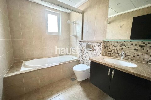Villa in Legacy, Jumeirah Park, Dubai 3 bedrooms, 328 sq.m. № 44570 - photo 11