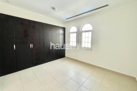 Villa in Legacy, Jumeirah Park, Dubai 3 bedrooms, 328 sq.m. № 44570 - photo 8