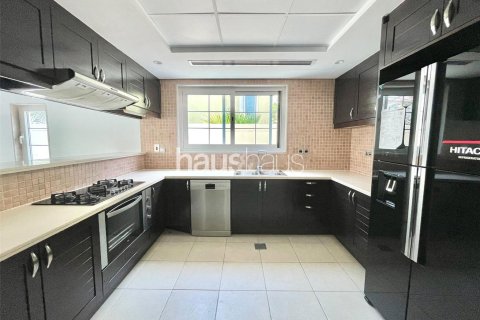 Villa in Legacy, Jumeirah Park, Dubai 3 bedrooms, 328 sq.m. № 44570 - photo 5