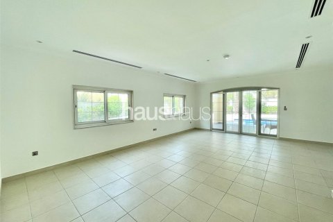 Villa in Legacy, Jumeirah Park, Dubai 3 bedrooms, 328 sq.m. № 44570 - photo 10