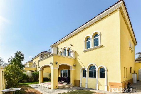 Villa in Legacy, Jumeirah Park, Dubai 3 bedrooms, 328 sq.m. № 44570 - photo 14
