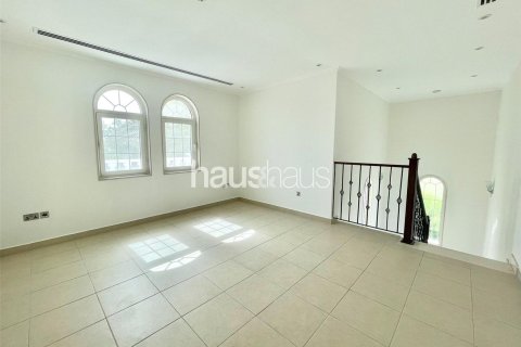Villa in Legacy, Jumeirah Park, Dubai 3 bedrooms, 328 sq.m. № 44570 - photo 7