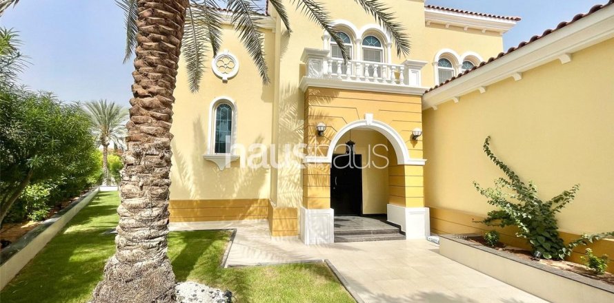 Villa in Legacy, Jumeirah Park, Dubai 3 bedrooms, 328 sq.m. № 44570
