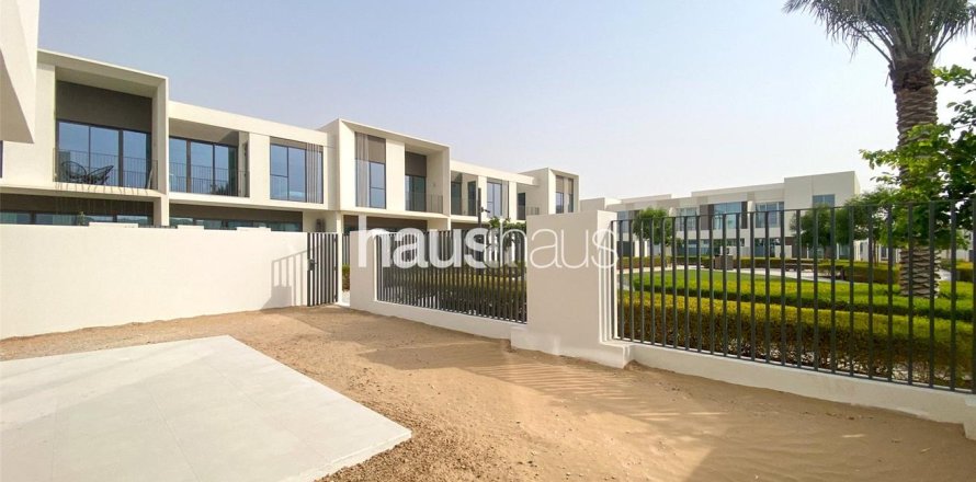 Townhouse in The Valley, Dubai 4 bedrooms, 206 sq.m. № 43888