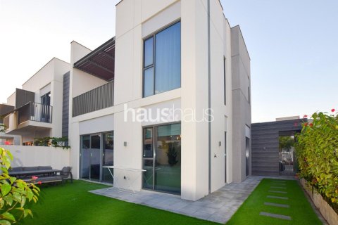 Townhouse in Sun, Arabian Ranches 3, Dubai 4 bedrooms, 227 sq.m. № 43886