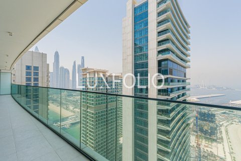 Снять в аренду квартиру в EMAAR Beachfront, Dubai Harbour, Дубай: 3 спальни, 180м², № 46302 - фото 8