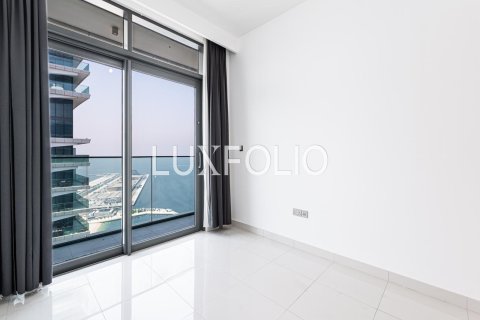Снять в аренду квартиру в EMAAR Beachfront, Dubai Harbour, Дубай: 3 спальни, 180м², № 46302 - фото 11