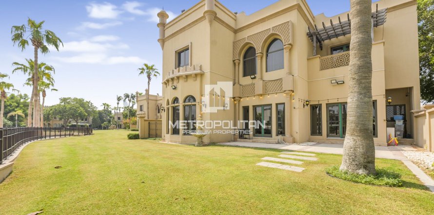 Villa à Palm Jumeirah, Dubai, 4 chambres, 470 m², № 73107