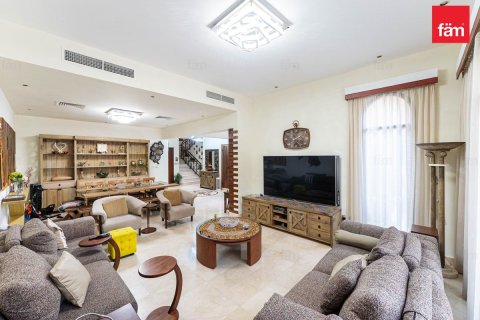 Townhouse in Dubai 4 bedrooms, 328.7 sq.m. № 137746