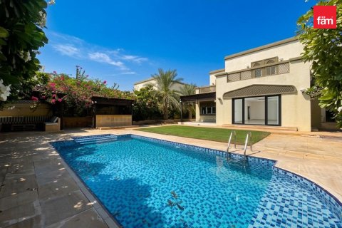 Villa in Jumeirah Park, Dubai 4 bedrooms, 789.3 sq.m. № 141305