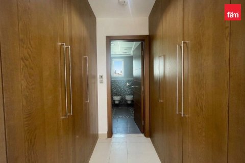 Villa in Jumeirah Park, Dubai 4 bedrooms, 789.3 sq.m. № 141305 - photo 8