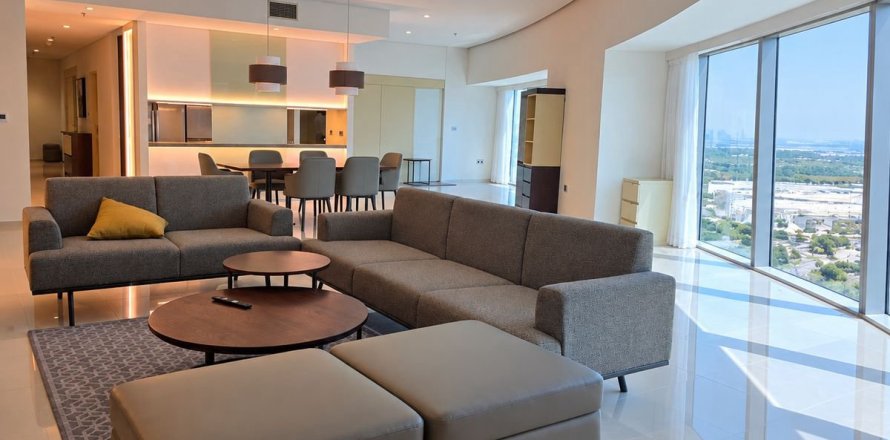 Apartment in Sheikh Zayed Road, Dubai 2 bedrooms, 216 sq.m. № 141297