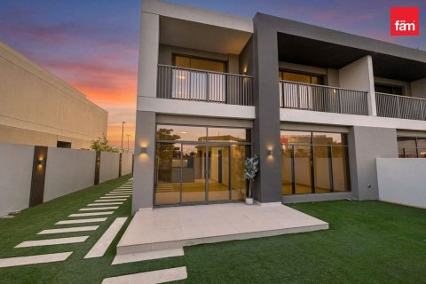 Villa in Dubai 5 bedrooms, 372.5 sq.m. № 141319
