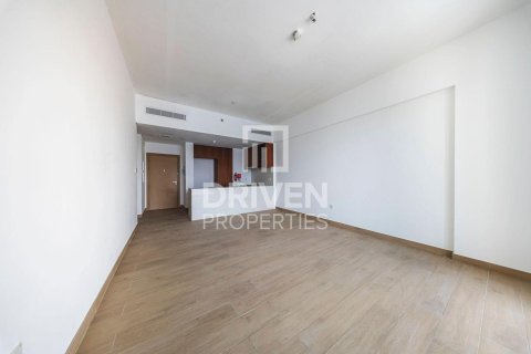 Снять в аренду квартиру в La Mer, Джумейра, Дубай: 2 спальни, 112.6м², № 129230 - фото 3