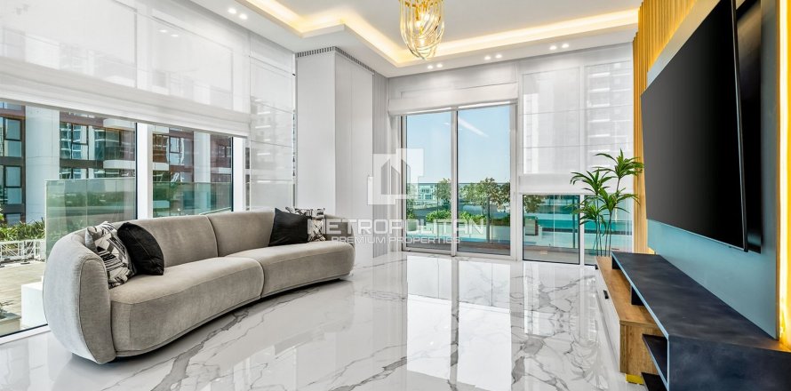 Apartment in Al Kifaf, Dubai 2 bedrooms, 140 sq.m. № 73326