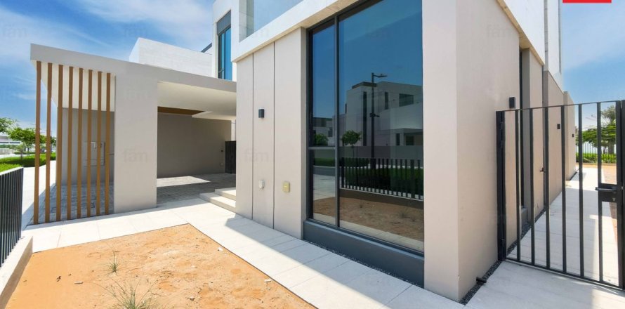 Villa en Dubai, 4 dormitorios, 456.9 m², № 113589