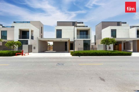 Villa en Dubai, 4 dormitorios, 456.9 m², № 113589 - foto 10
