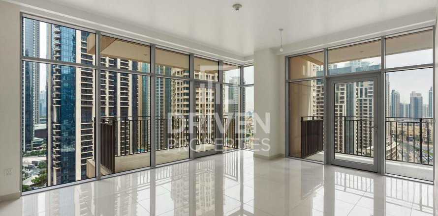 Appartement à BLVD Crescent, Downtown Dubai (Downtown Burj Dubai), Dubai, 2 chambres, 155.24 m², № 129000