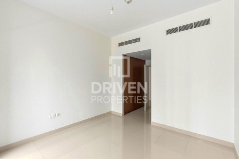Appartement à BLVD Crescent, Downtown Dubai (Downtown Burj Dubai), Dubai, 2 chambres, 155.24 m², № 129000 - photo 8