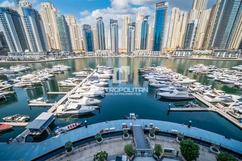 Apartment in Vida Residences Dubai Marina, Dubai Marina, Dubai 2 bedrooms, 239 sq.m. № 73291