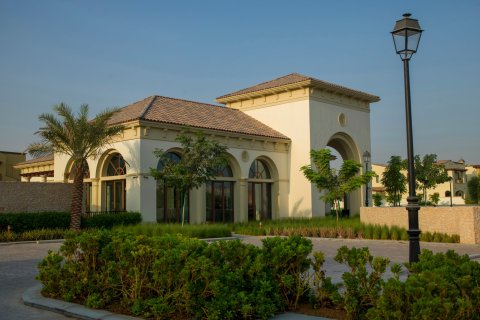 Townhouse in Mirdif, Dubai 2 bedrooms, 260 sq.m. № 103673 - photo 6