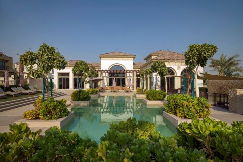 Townhouse in Mirdif, Dubai 2 bedrooms, 260 sq.m. № 103673 - photo 10