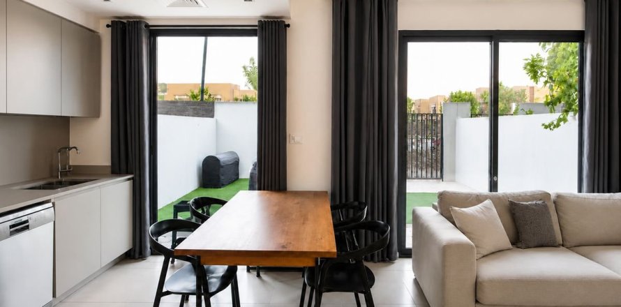 Adosado en Dubai, 3 dormitorios, 140.5 m², № 137693