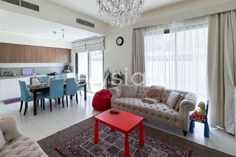 Таунхаус в EMAAR South, Dubai South (Dubai World Central), Дубай, 4 спальни, 237м², № 38138