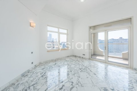 Ático en Shoreline Apartments, Palm Jumeirah, Dubai, 4 dormitorios, 487 m², № 38137 - foto 2