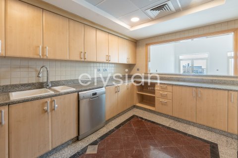 Ático en Shoreline Apartments, Palm Jumeirah, Dubai, 4 dormitorios, 487 m², № 38137 - foto 18
