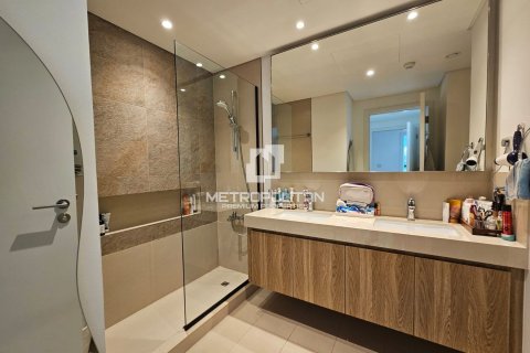 Снять в аренду квартиру в Downtown Views II, Даунтаун Дубай (Даунтаун Бурдж Дубай), Дубай: 3 спальни, 170м², № 74118 - фото 13