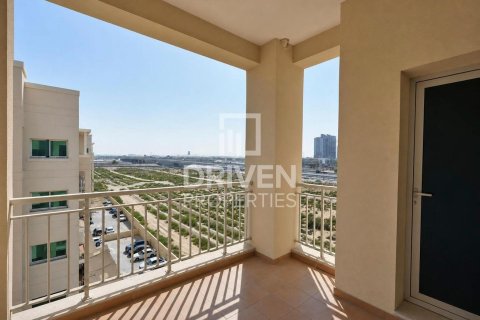 Apartment in Queue Point, Dubai Land, Dubai 3 bedrooms, 162.21 sq.m. № 138649 - photo 10