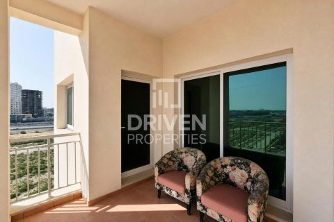 Apartment in Queue Point, Dubai Land, Dubai 3 bedrooms, 162.21 sq.m. № 138649 - photo 11