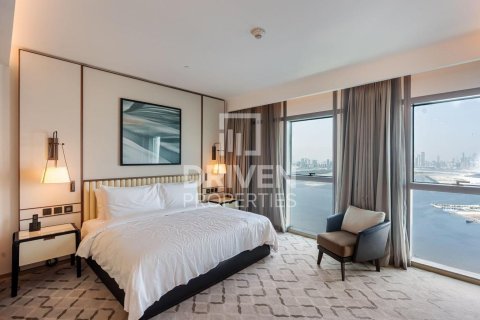 Снять в аренду квартиру в Address Harbour Point, Dubai Creek Harbour (The Lagoons), Дубай: 2 спальни, 147.62м², № 128195 - фото 8