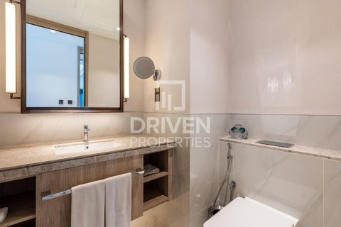 Снять в аренду квартиру в Address Harbour Point, Dubai Creek Harbour (The Lagoons), Дубай: 2 спальни, 147.62м², № 128195 - фото 12