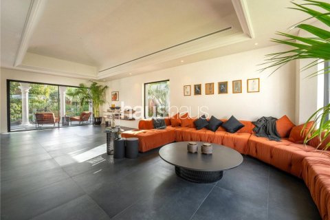 Villa in Dubai Investment Park, Dubai 4 bedrooms, 390 sq.m. № 43256 - photo 10