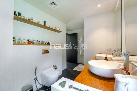 Villa in Dubai Investment Park, Dubai 4 bedrooms, 390 sq.m. № 43256 - photo 25