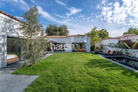 Villa in Dubai Investment Park, Dubai 4 bedrooms, 390 sq.m. № 43256 - photo 12