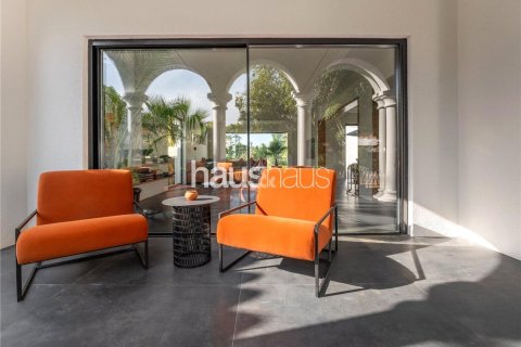 Villa in Dubai Investment Park, Dubai 4 bedrooms, 390 sq.m. № 43256 - photo 26
